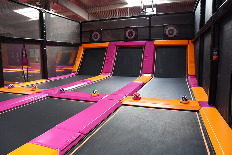La gamme Jump d’Urban Koncept permet d’aménager des espaces de trampolines indoors