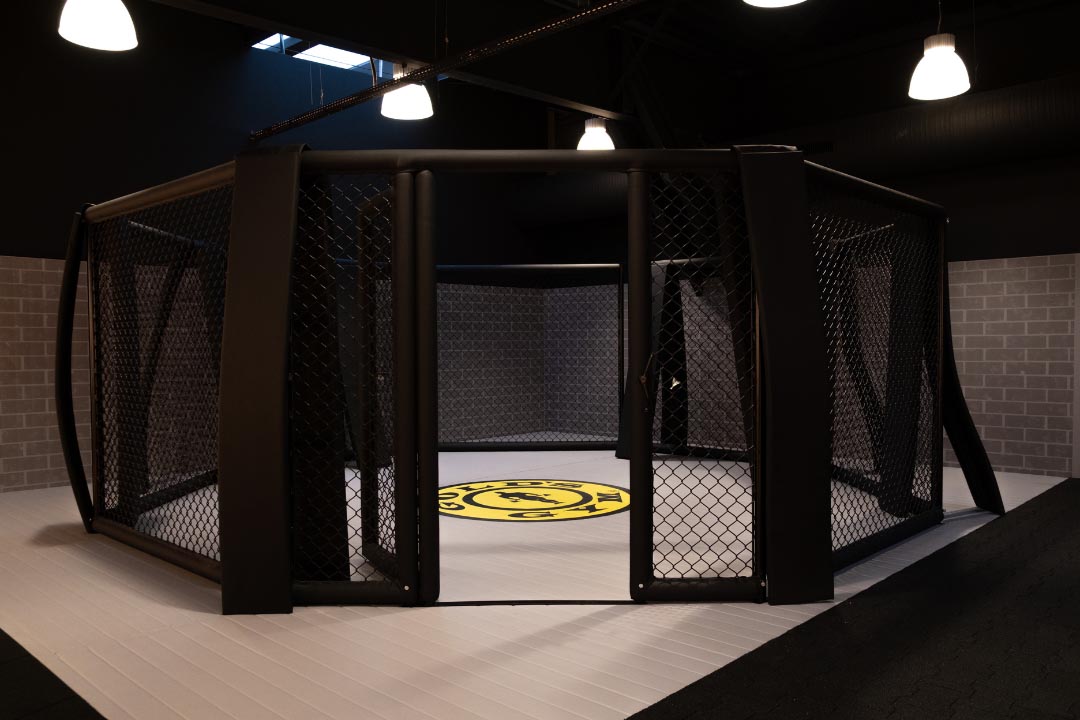 Gold’s Gym propose un espace dédié à la boxe et aux entraînements de type combat